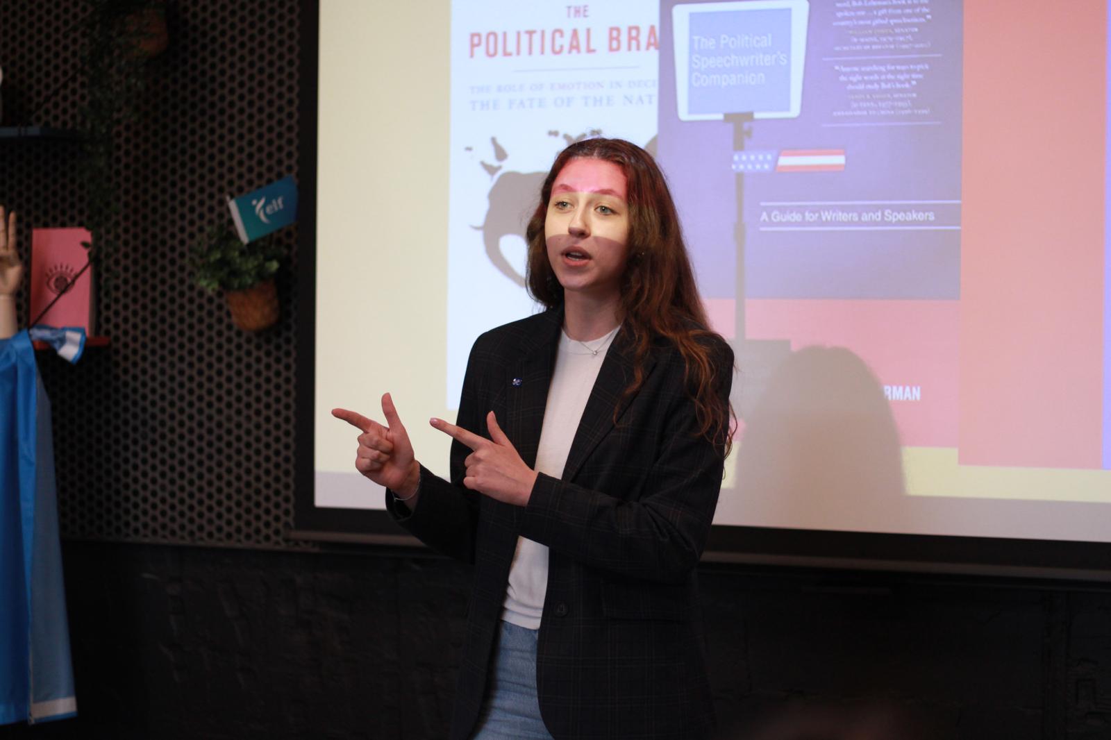 Alexia Petrovai - președinta USR Tineret National